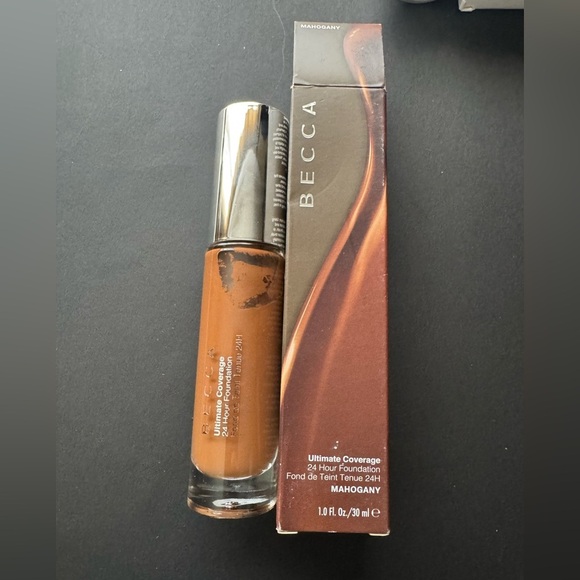 Becca Ultimate Coverage 24 Hour Foundation in Mahagony (1.0FL.OZ / 30ML) - Picture 7 of 12